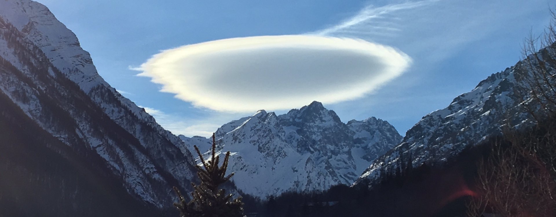 cloud over bon voisin 1